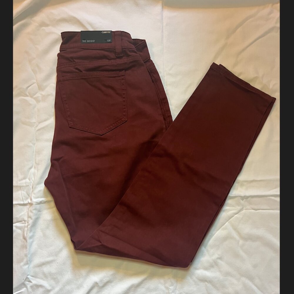 NWT Red Ann Taylor Denim, The Skinny leg Curvy fit, 10 Petite